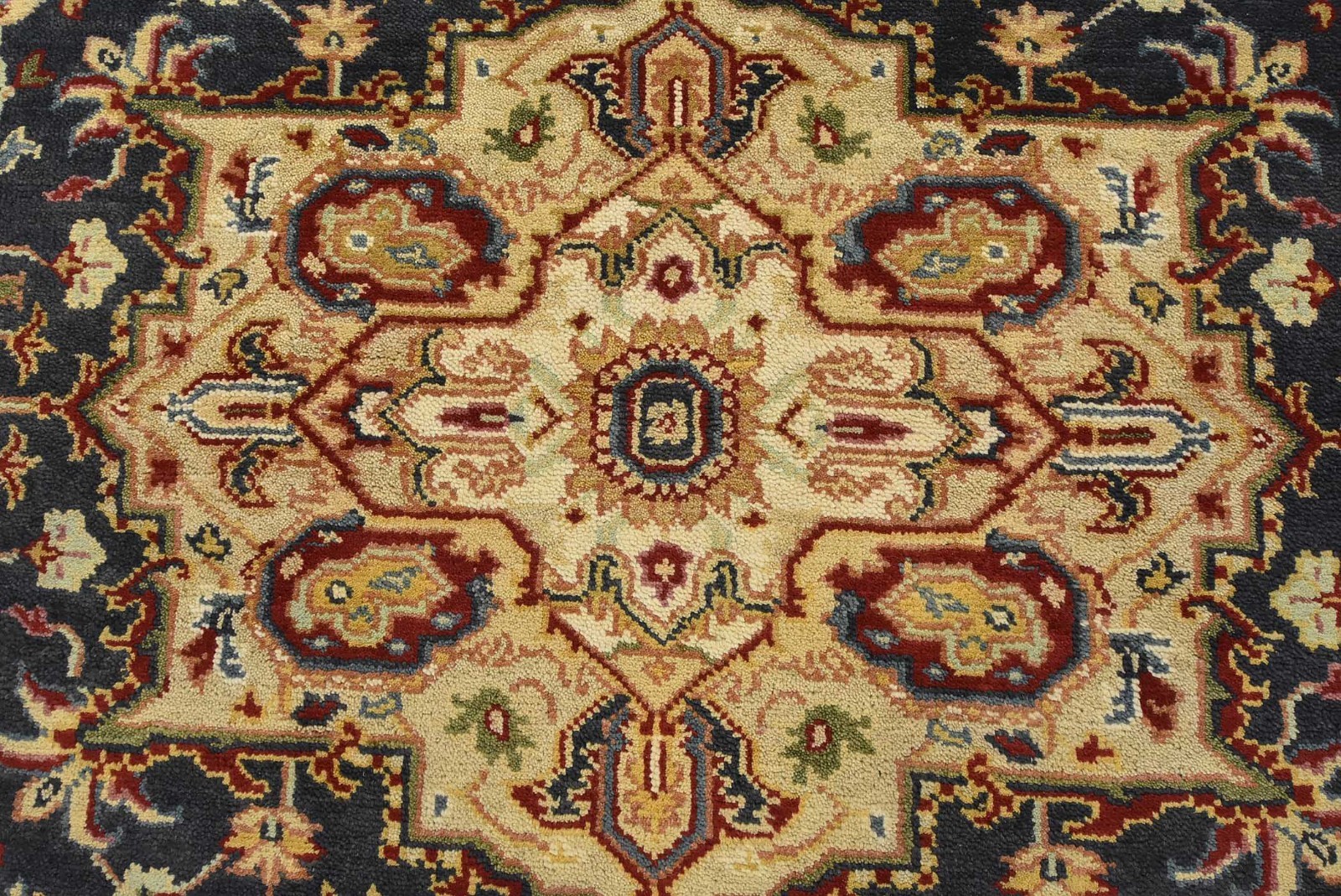 Heriz Rug 7’10” x 7’8” Blue Wool Traditional Hand-Knotted Oriental Carpet
