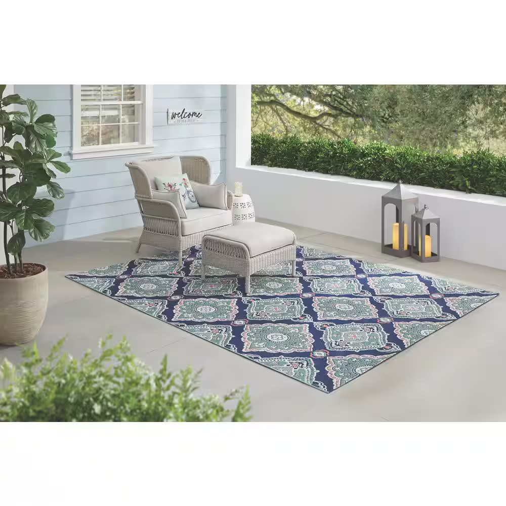 Oak Hill Black 4 Ft. X 6 Ft. Medallion Indoor/Outdoor Area Rug