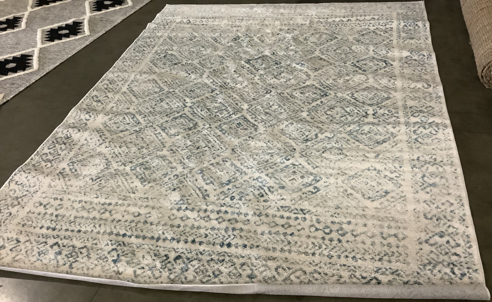 IVORY / TURQUOISE 8′-0″ x 10′-0″ Damaged Rug, Reduced Price 1172674747 TUL264B-8