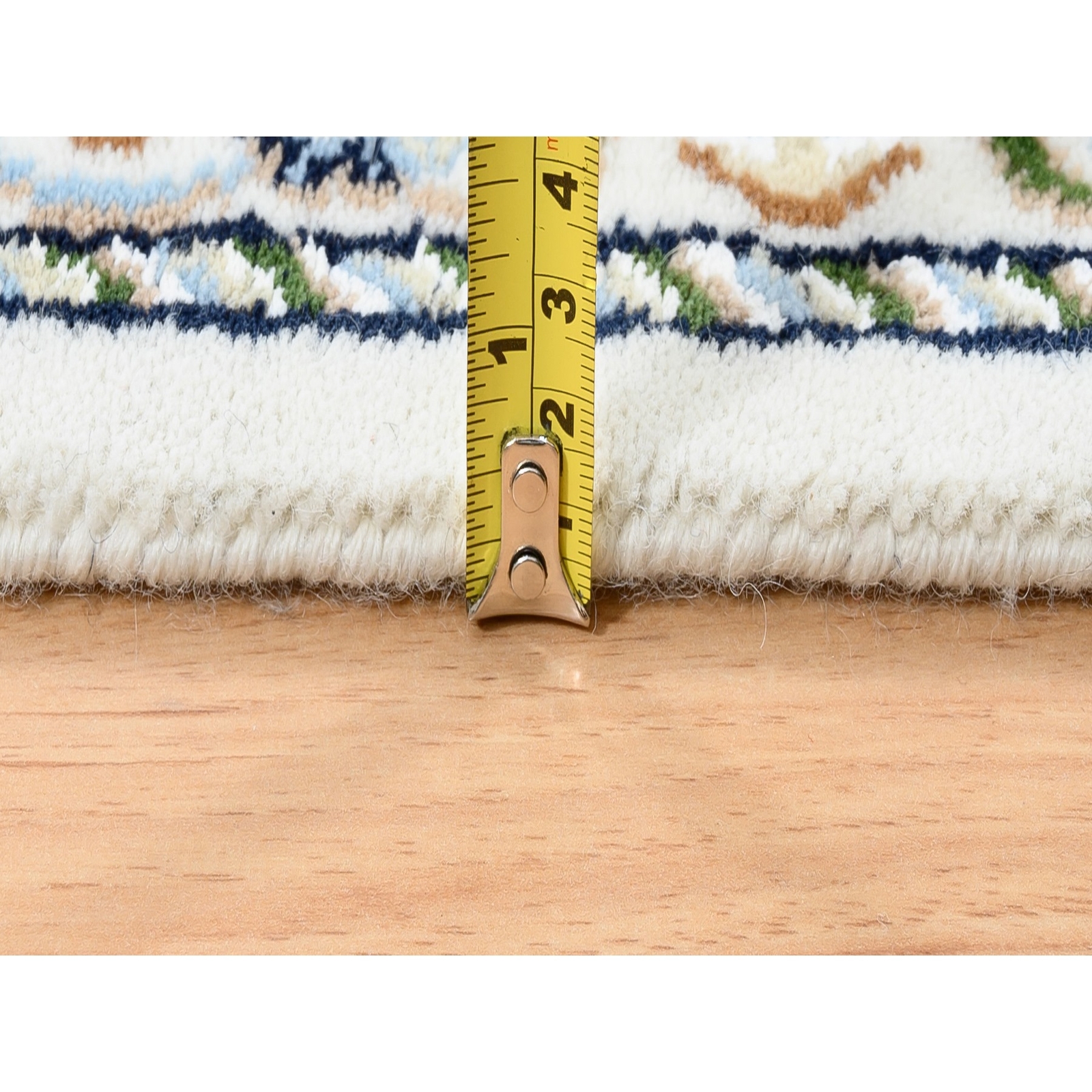 5’9″x5’9″ All Over Design Square Wool and Silk 250 KPSI Nain Handmade Rug R62789