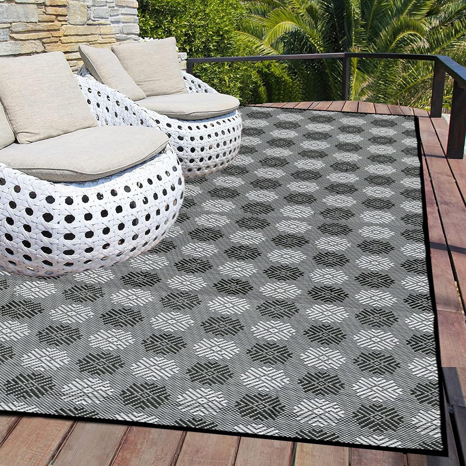 5×3.3 ft Reversible Outdoor Rug – Lightweight, Washable & Eco-Friendly Design