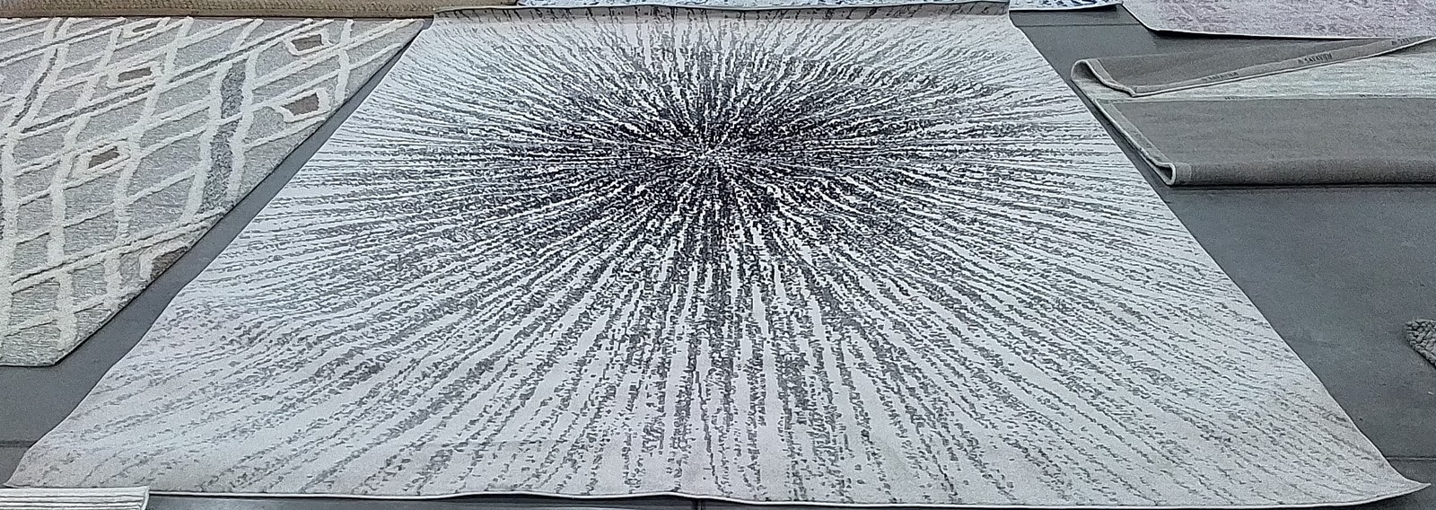 BLACK / IVORY 10′-0″ x 14′-0″ Back Stain Rug Reduced Price 1172789601 EVK228K-10