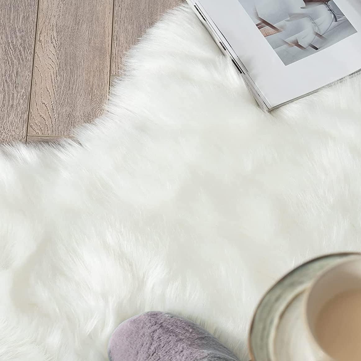 Elegant 2′ x 4′ Faux Fur Sheepskin Rug – Washable Fluffy Area Rug for Home Decor