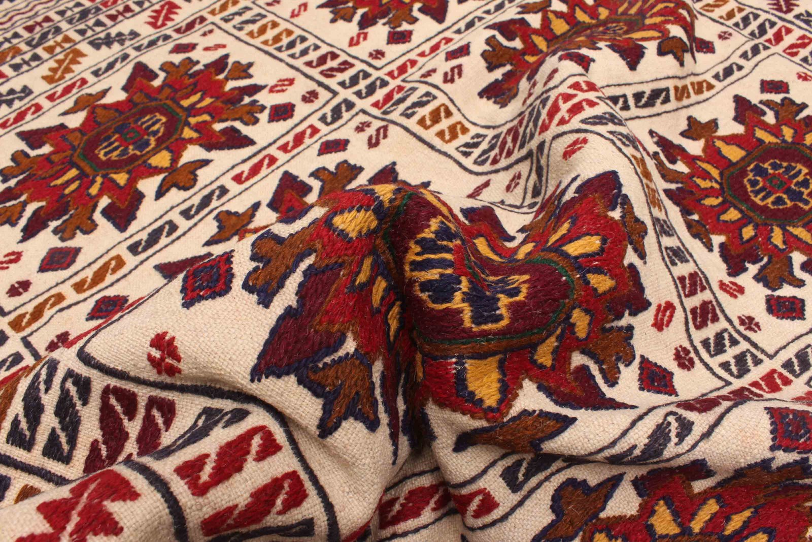 Vintage Hand Woven Area Rug 4’5″ x 6’9″ Traditional Wool Oriental Carpet