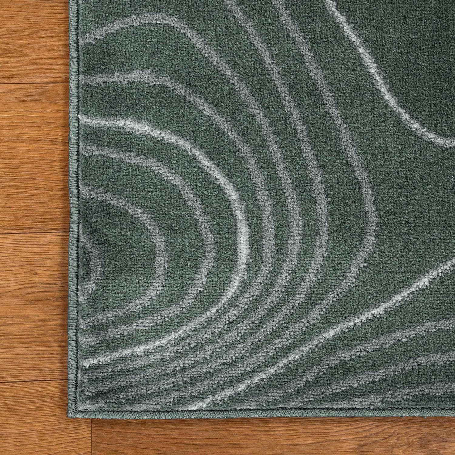 Modern Abstract Area Rug, Plush 7′ x 9′ Carpet for High-Traffic Spaces