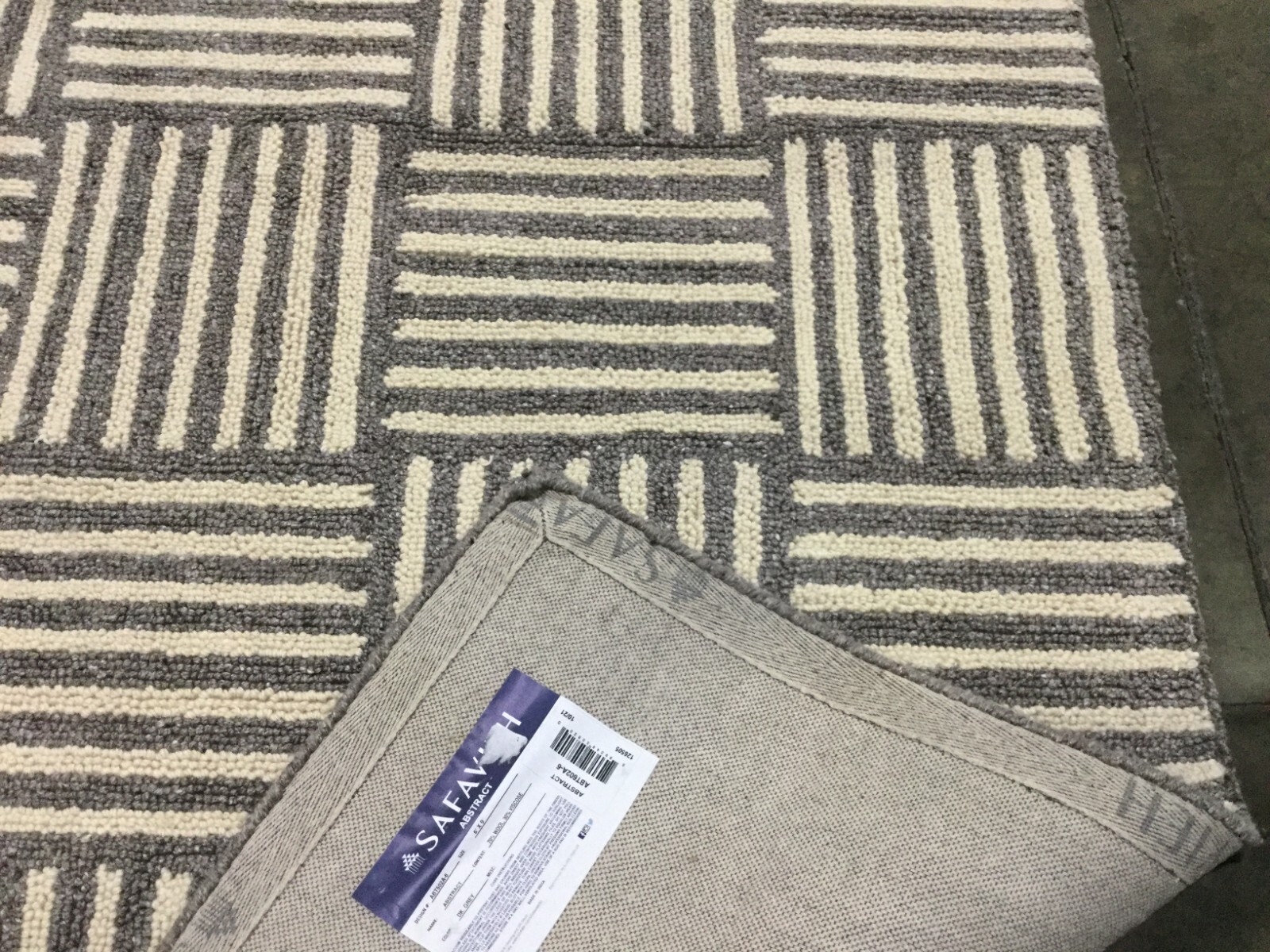 IVORY / DARK GREY 6′ X 9′ Back Stain Rug, Reduced Price 1172662849 ABT602A-6