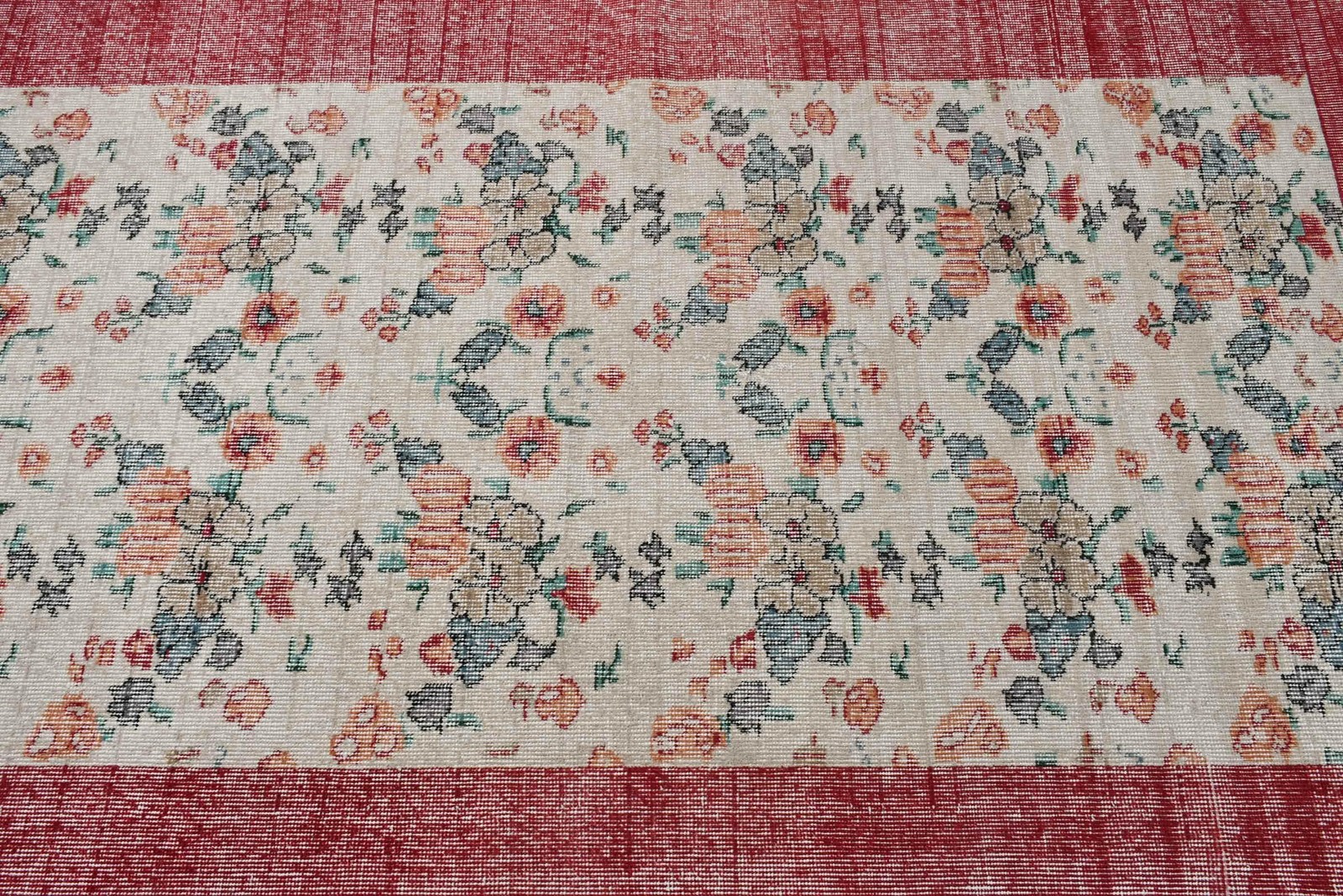 Vintage Area Rug 3,9×6,9 ft (119×211 cm), Turkish Red Solid Rug