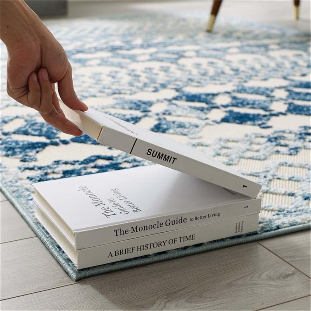 Pemberly Row 94.5×122″ Giada Diamond Moroccan Trellis Area Rug in Ivory/Blue