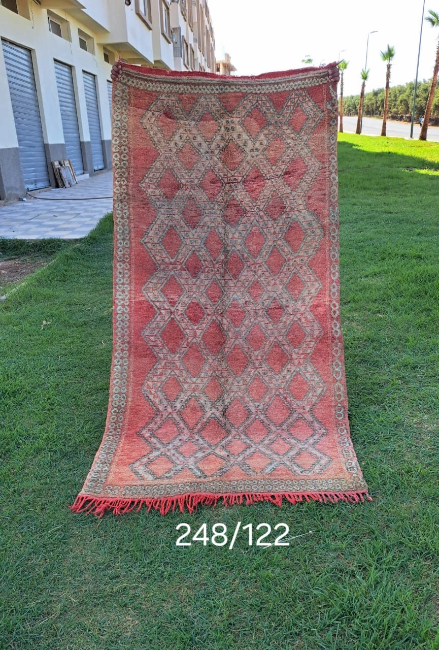 Moroccan Berber tribal rug – beautiful vintage handwoven wool rug