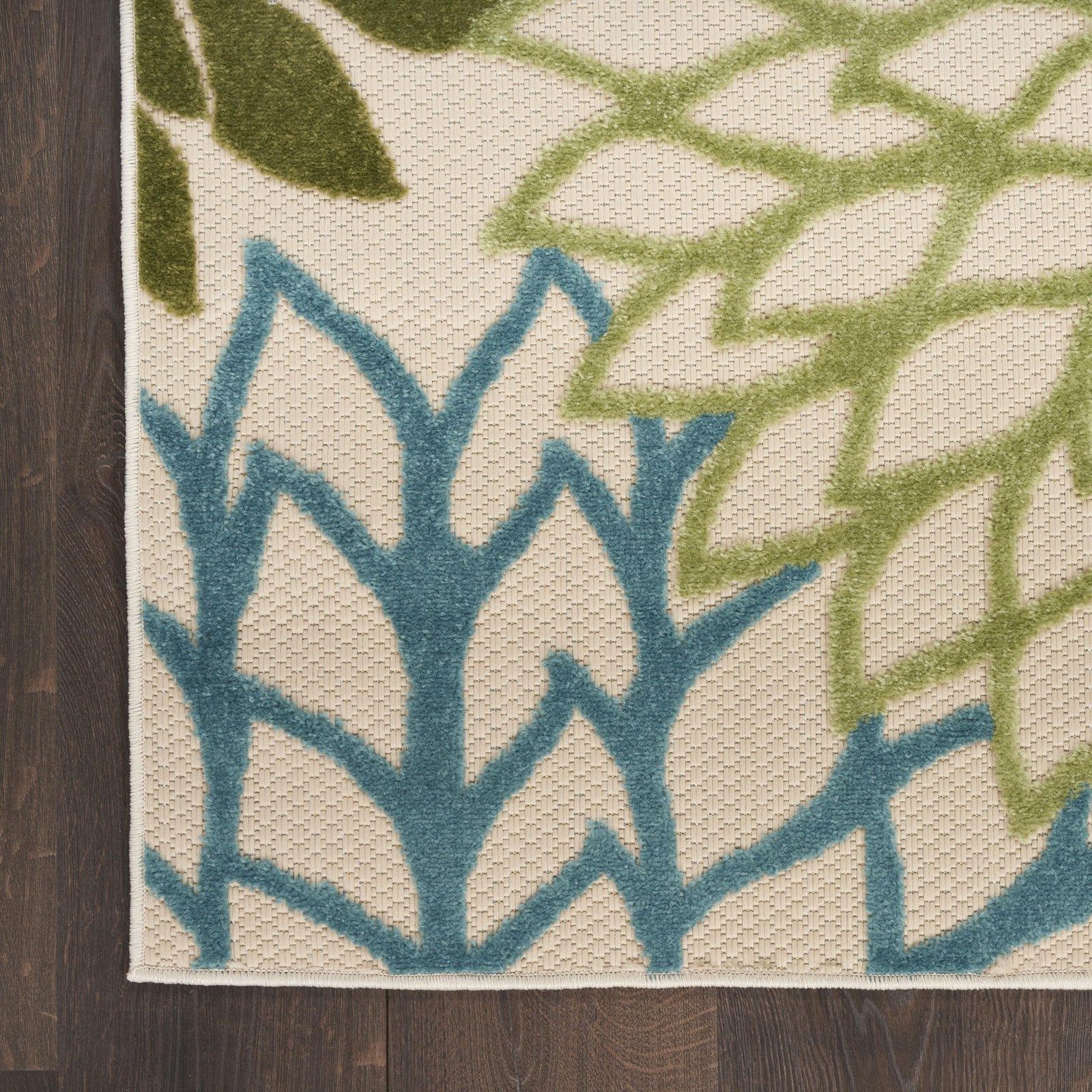 Bold Floral Green Multicolor Outdoor Rug Soft Texture Easy Clean Durable 36X56