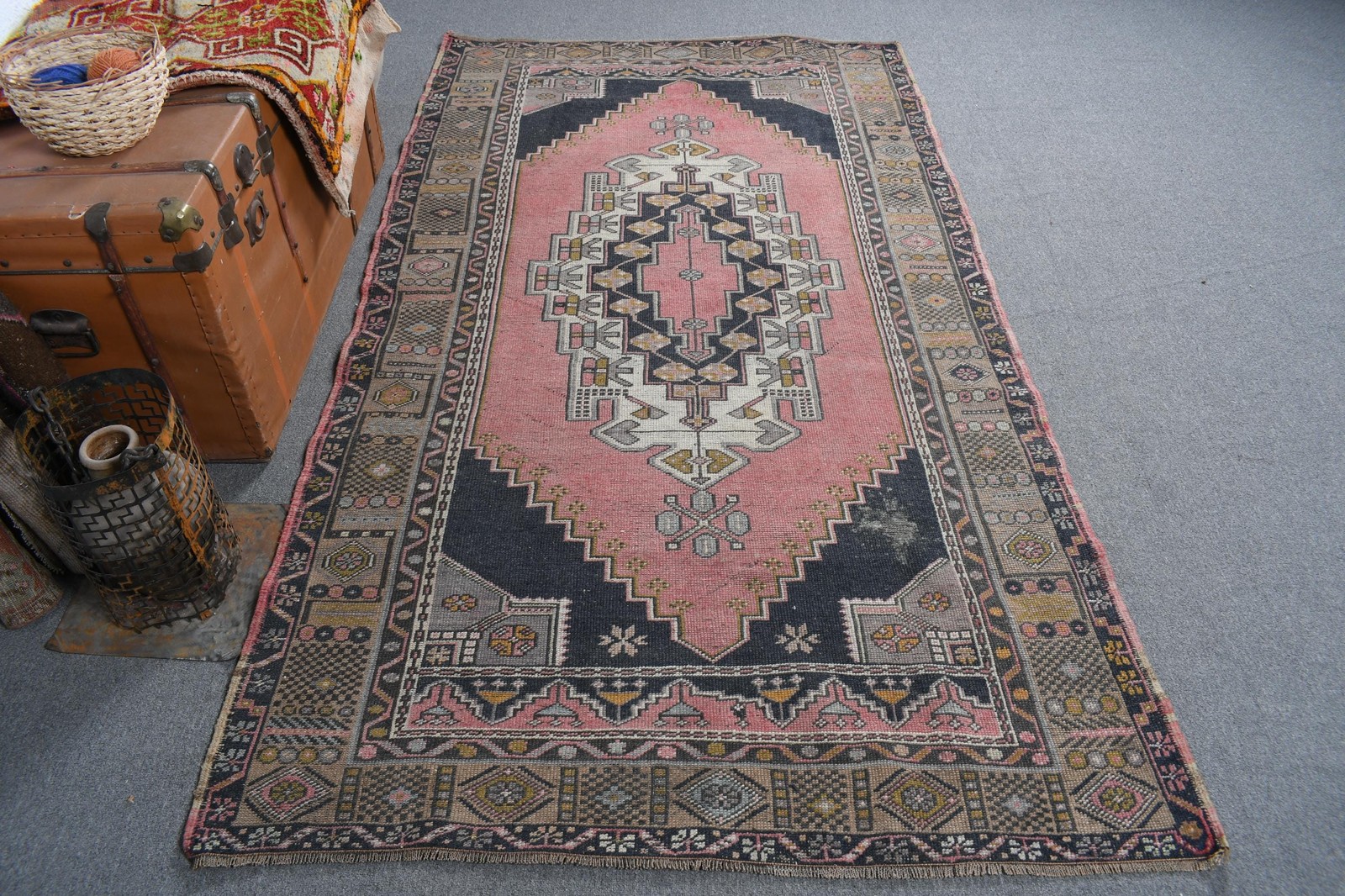 4,4×7,6 ft Rug, Vintage Turkish Rug, Red Black Animal Print Rug