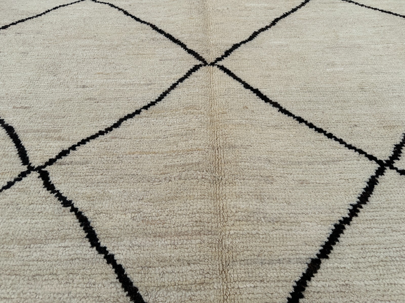 4’9″ x 6’5″ Moroccan Style Rug Afghan Hand-Knotted Wool Soft Pile Area Carpet
