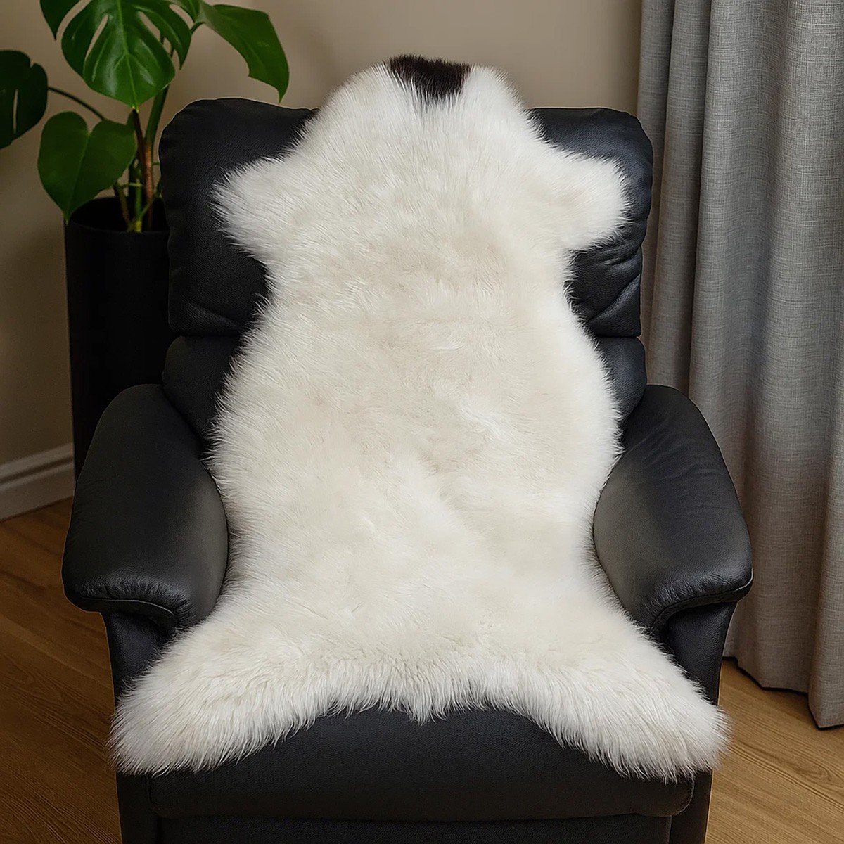 Scandinavian Eco Sheepskin 2. Choice – White with Brown Dots