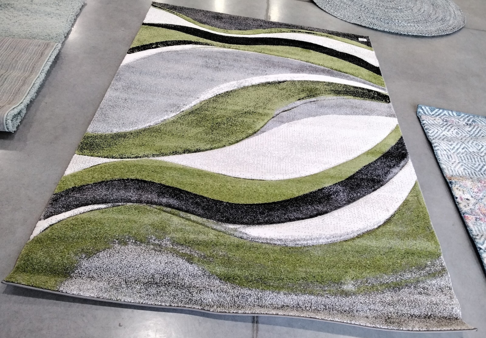GREY / GREEN 5′-3″ X 7′-6″ Back Stain Rug, Reduced Price 1172750654 HLW766Y-5
