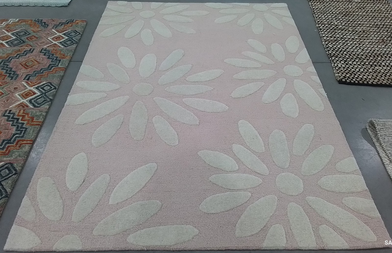 PINK / IVORY 5′-0″ x 7′-0″ Back Stain Rug, Reduced Price 1172799522 SFK914P-5