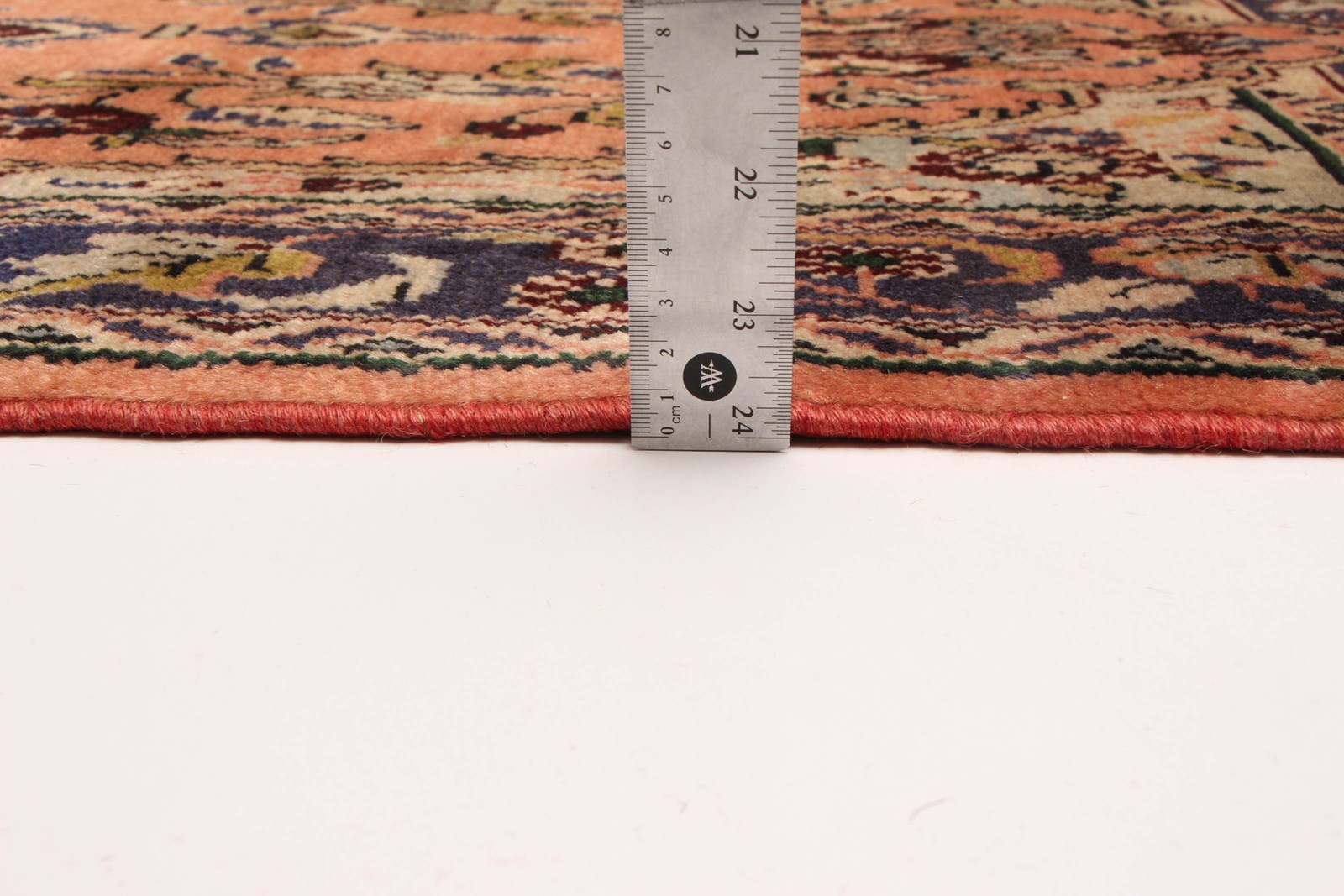 Vintage 2’4″ x 5’4″ Traditional Hand Knotted Vegetable Dye Wool Area Rug