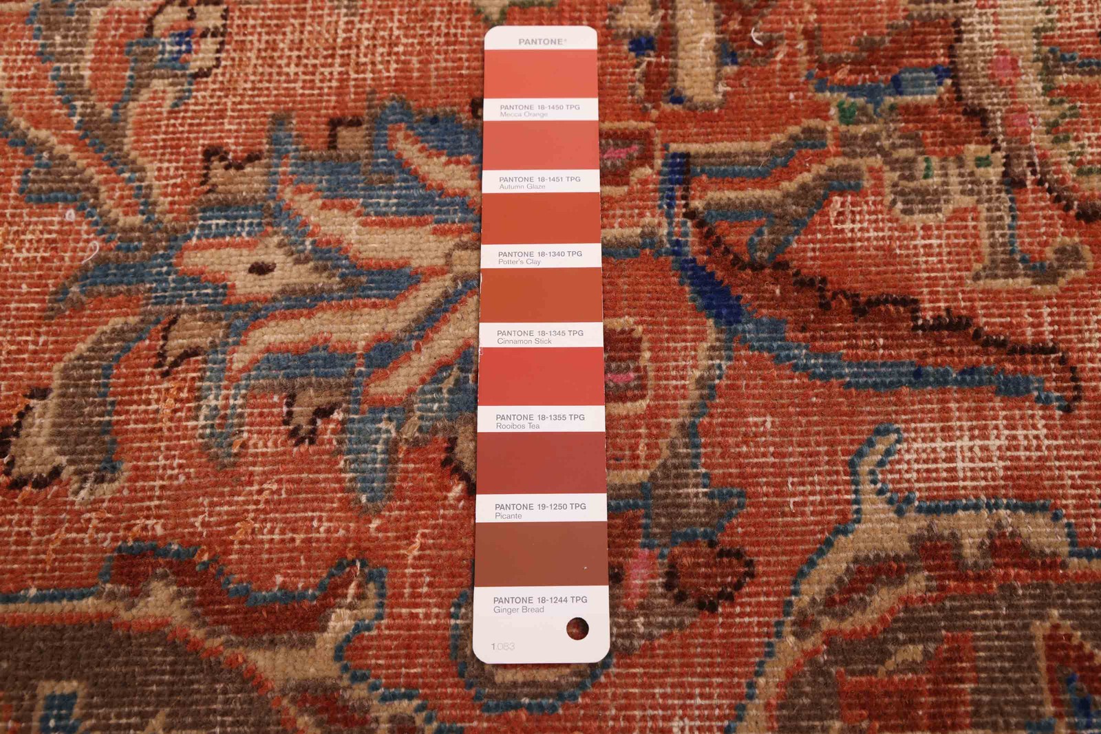 Vintage 9’5″ x 12’5″ Traditional Hand Knotted Vegetable Dye Wool Area Rug