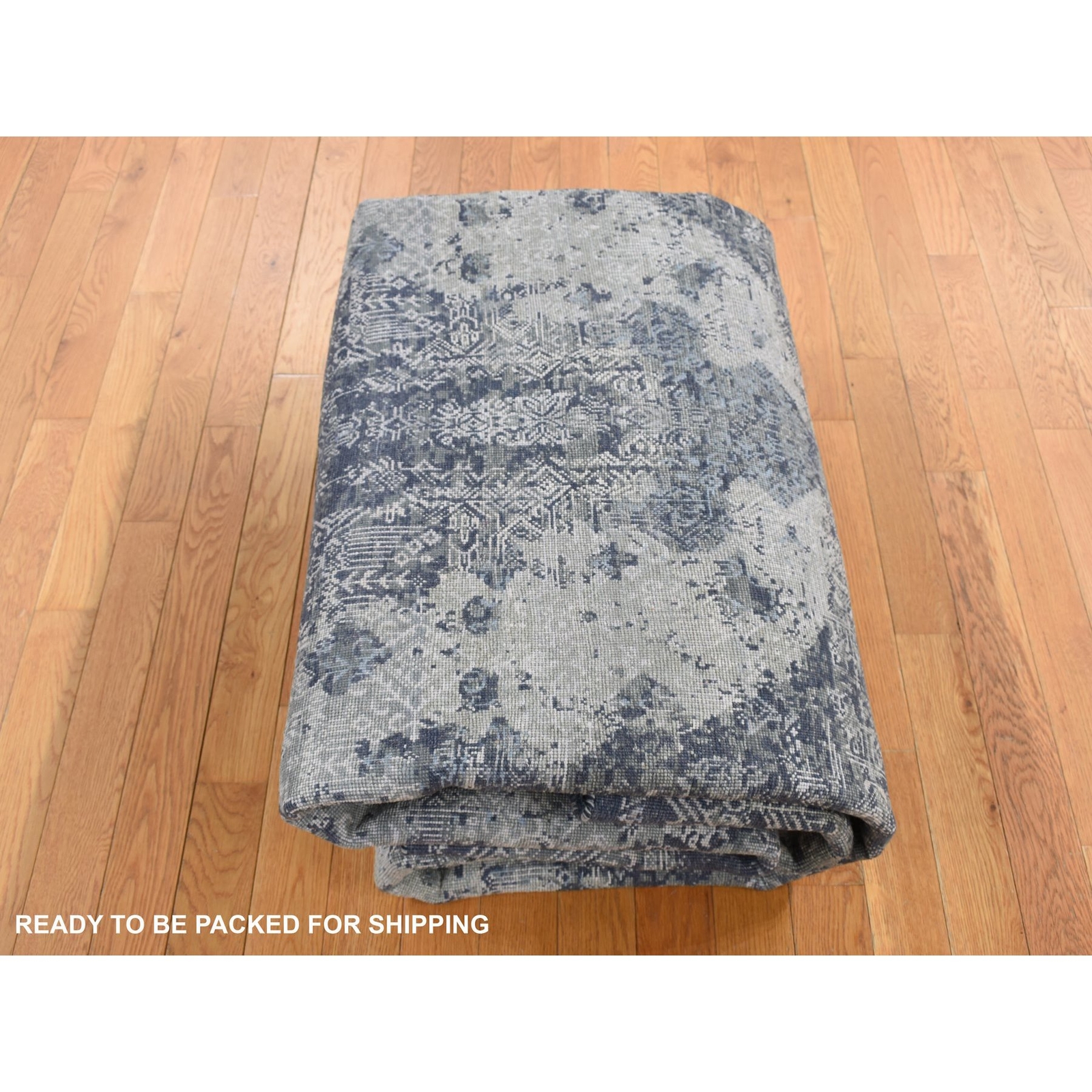 7’10” x 10′ Ash Gray Jewellery Design Wool and Silk Hand Knotted Rug R80838