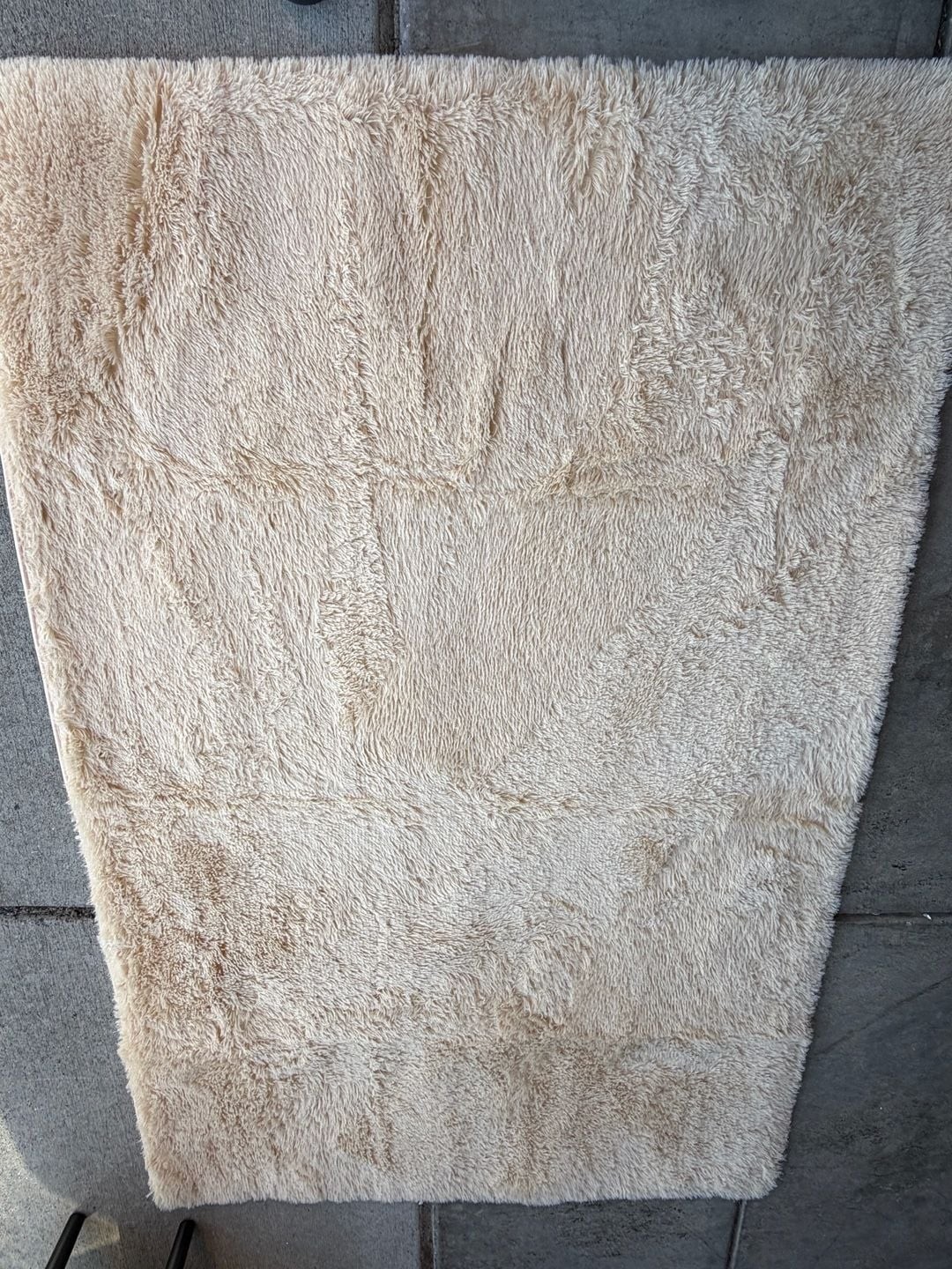 Nourison Escape Solid Bone 3’11” x 5’11” Shag Area Rug