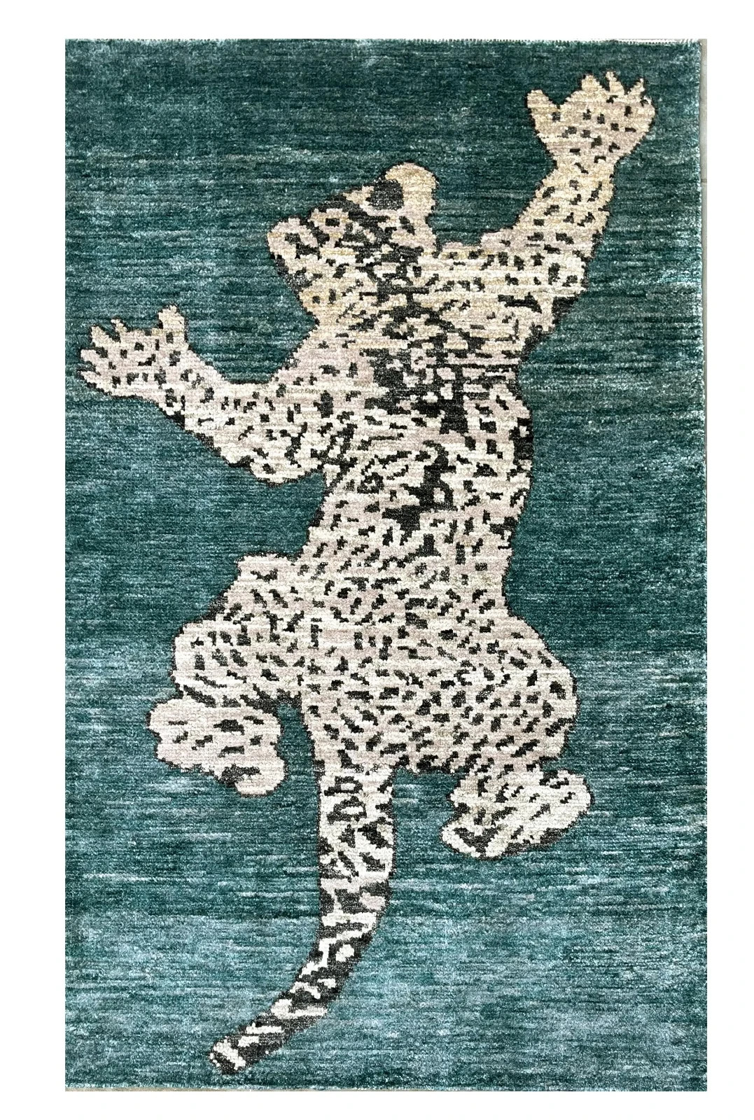 Leopard Design Bamboo Silk Hand-Knotted Rug – 3×5 ft | Modern Animal Print Rug