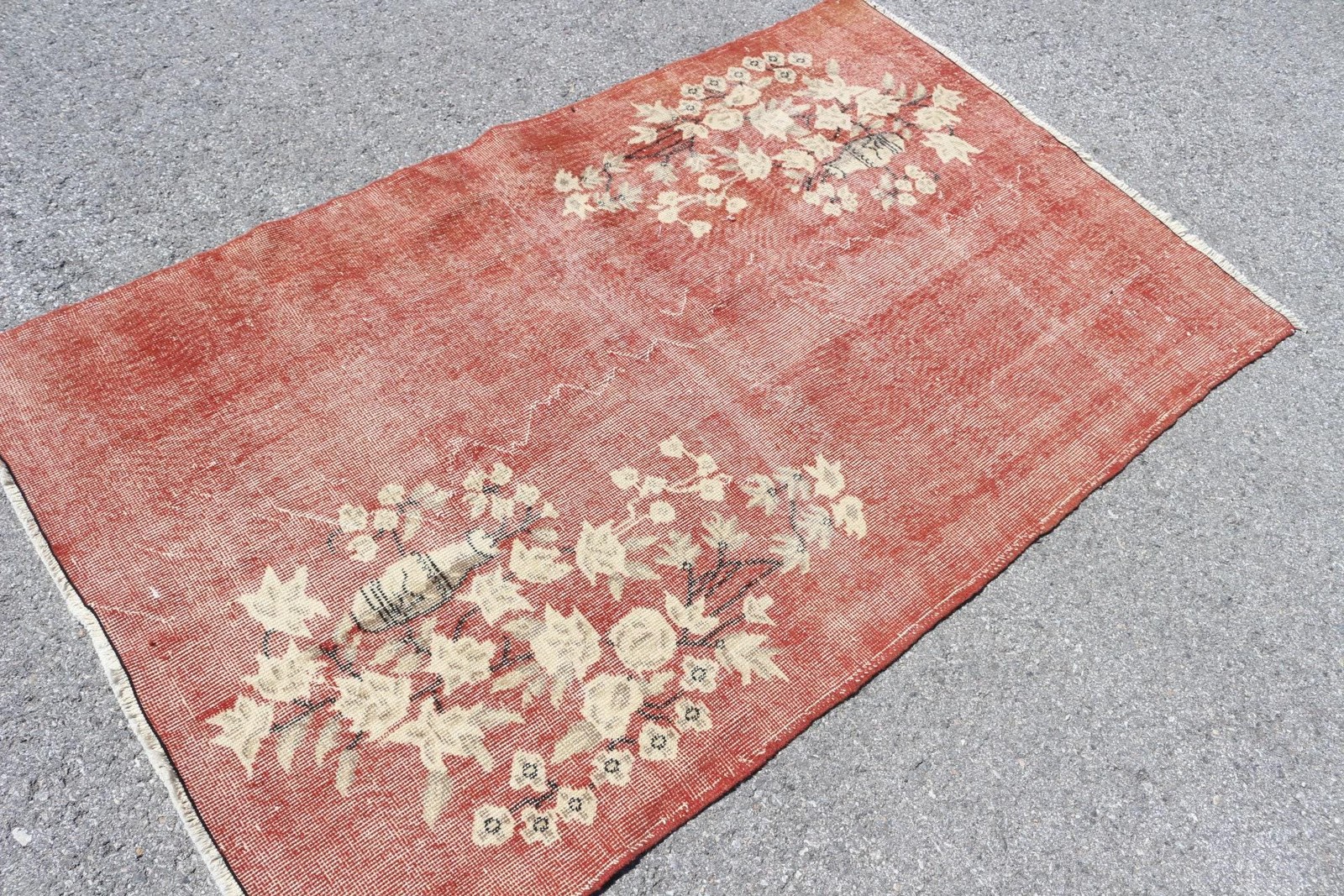 Vintage Turkish Area Rug 3,9×6,3 ft (118×193 cm), Red Animal Print Rug