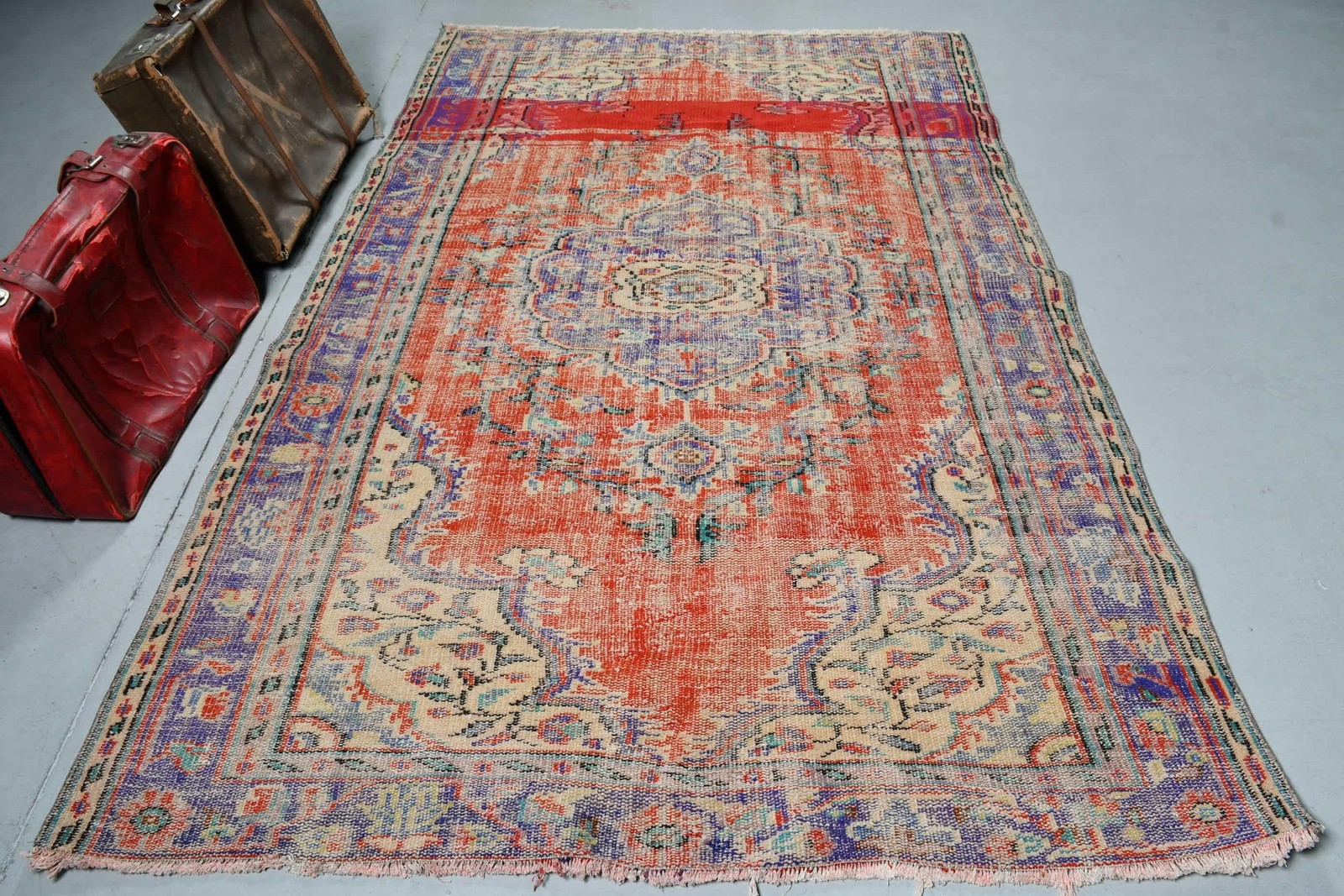 Turkish Vintage Rug 5,3×8,4 ft, Red Large Camouflage Wool Rug