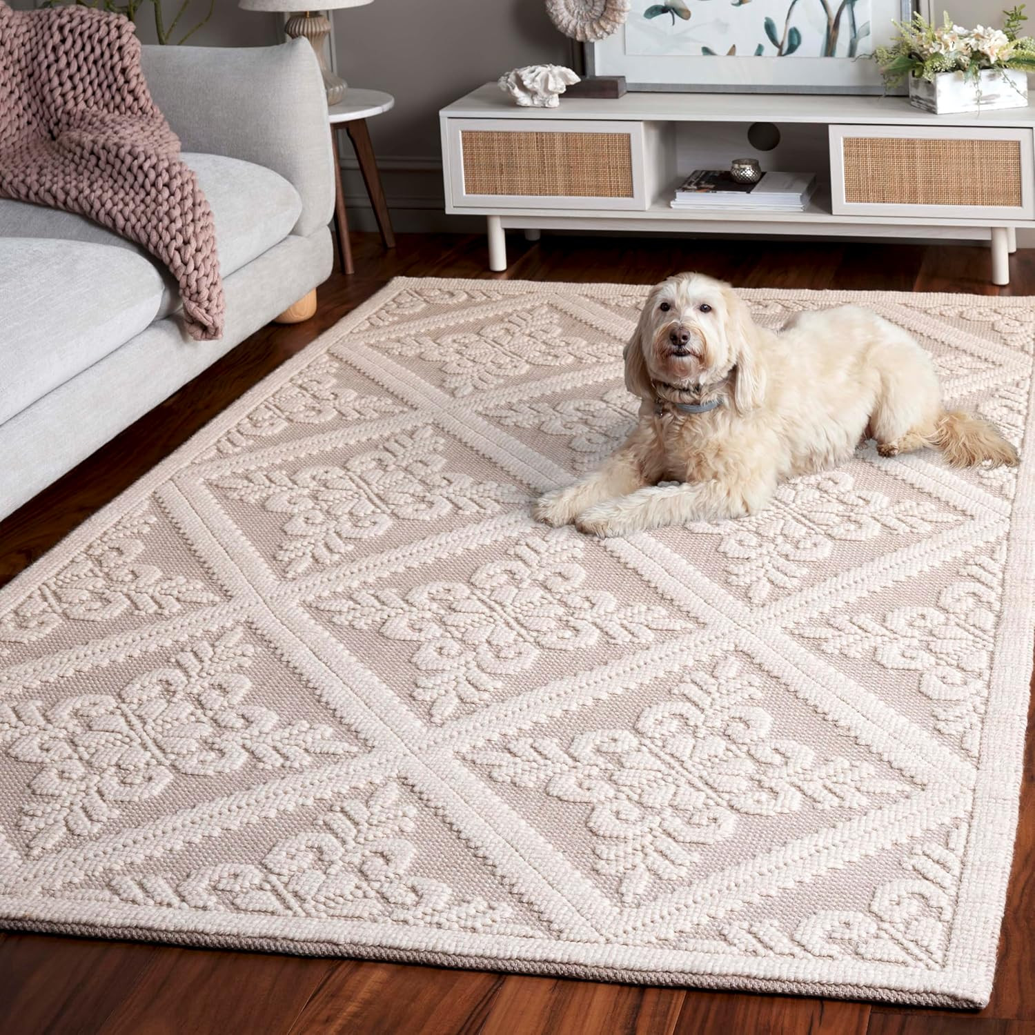 Handmade Ivory Wool Area Rug 5′ x 8′ – Perfect for High Traffic Spaces