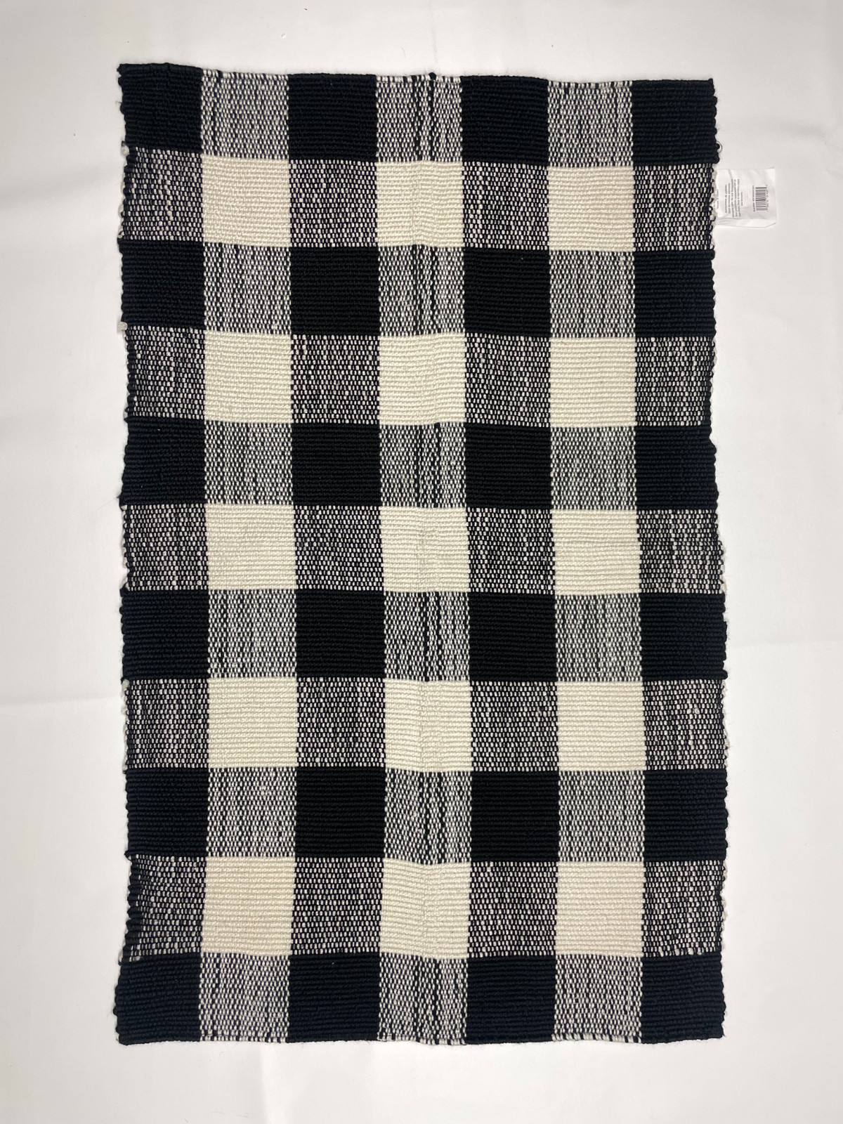Mainstays Approx 24×36 Black & White Outdoor Layering Rug Chindi Woven PET Plaid