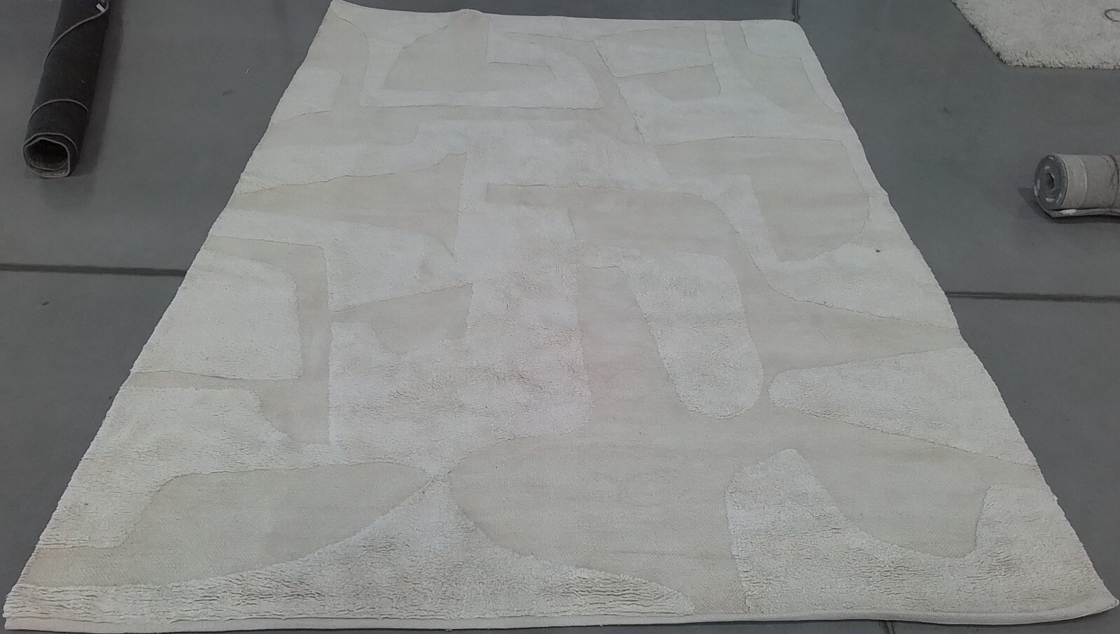 IVORY 6′-0″ x 9′-0″ Back Stain Rug, Reduced Price 1172769459 CSB790A-6