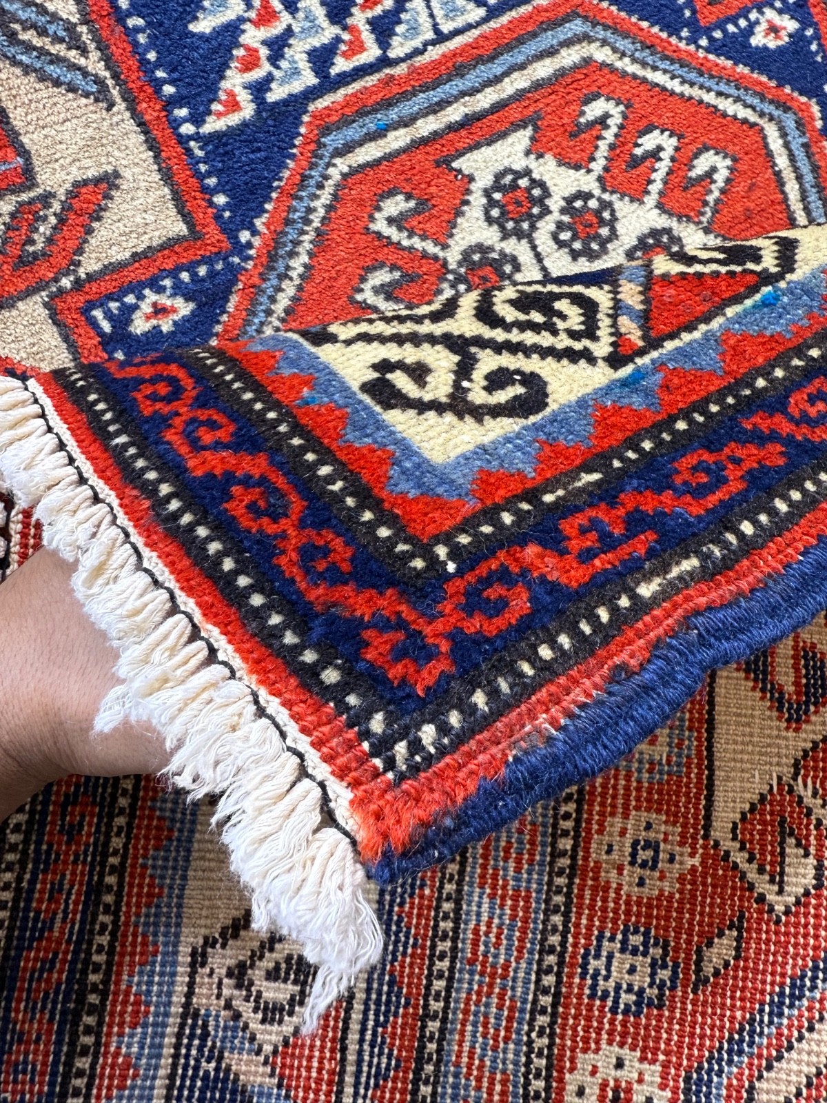 Vintage Fabulous Hand Knotted Azerbaijan Wool Rug Carpet Floor Covering 142x86Cm