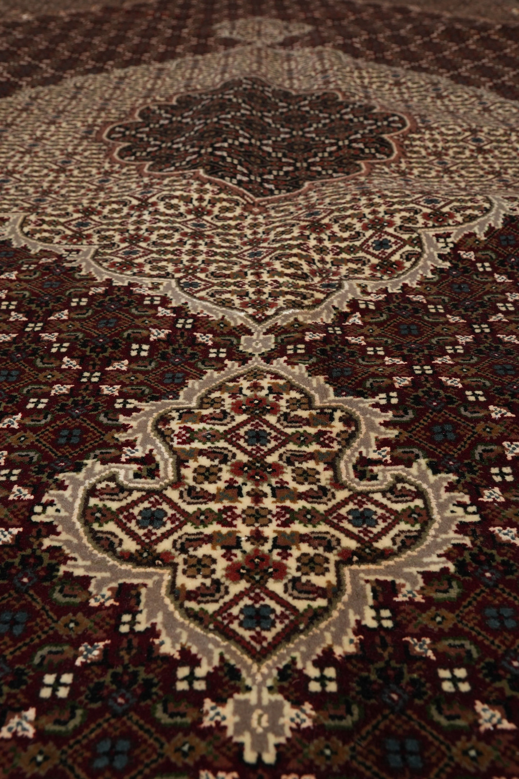 6.7 x 9.9 Mahii Tabriiz Rug Wool and Silk #F-3058