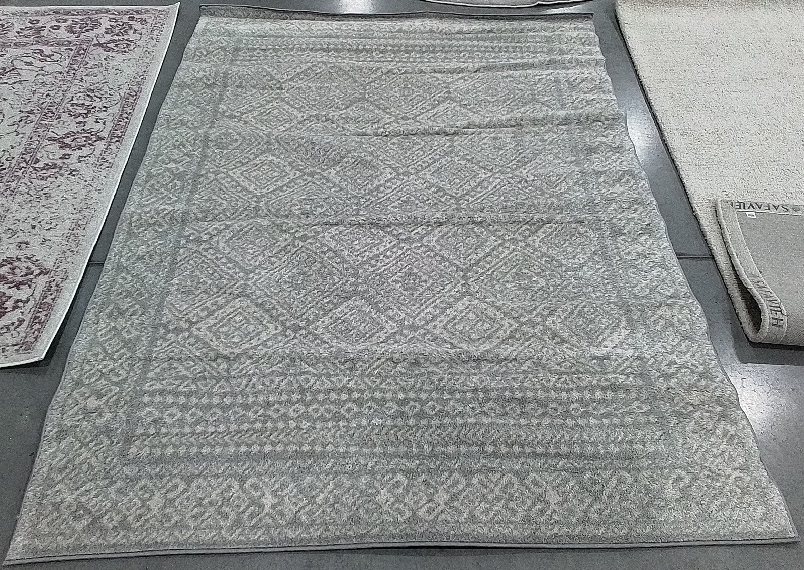 LIGHT GREY / IVORY 5′-3″ x 7′-6″ Flaw in Rug, Reduced Price 1172804153 TUL264G-5