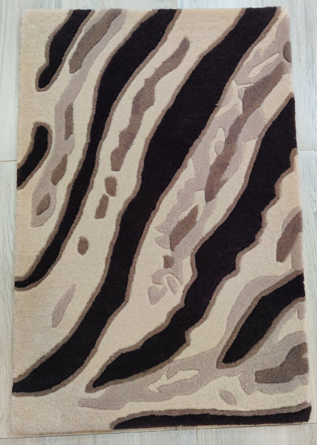 Handmade Tufted Rug 100% Wool Beige Animal Print Rug for Kids Teens 2 x 3 ft