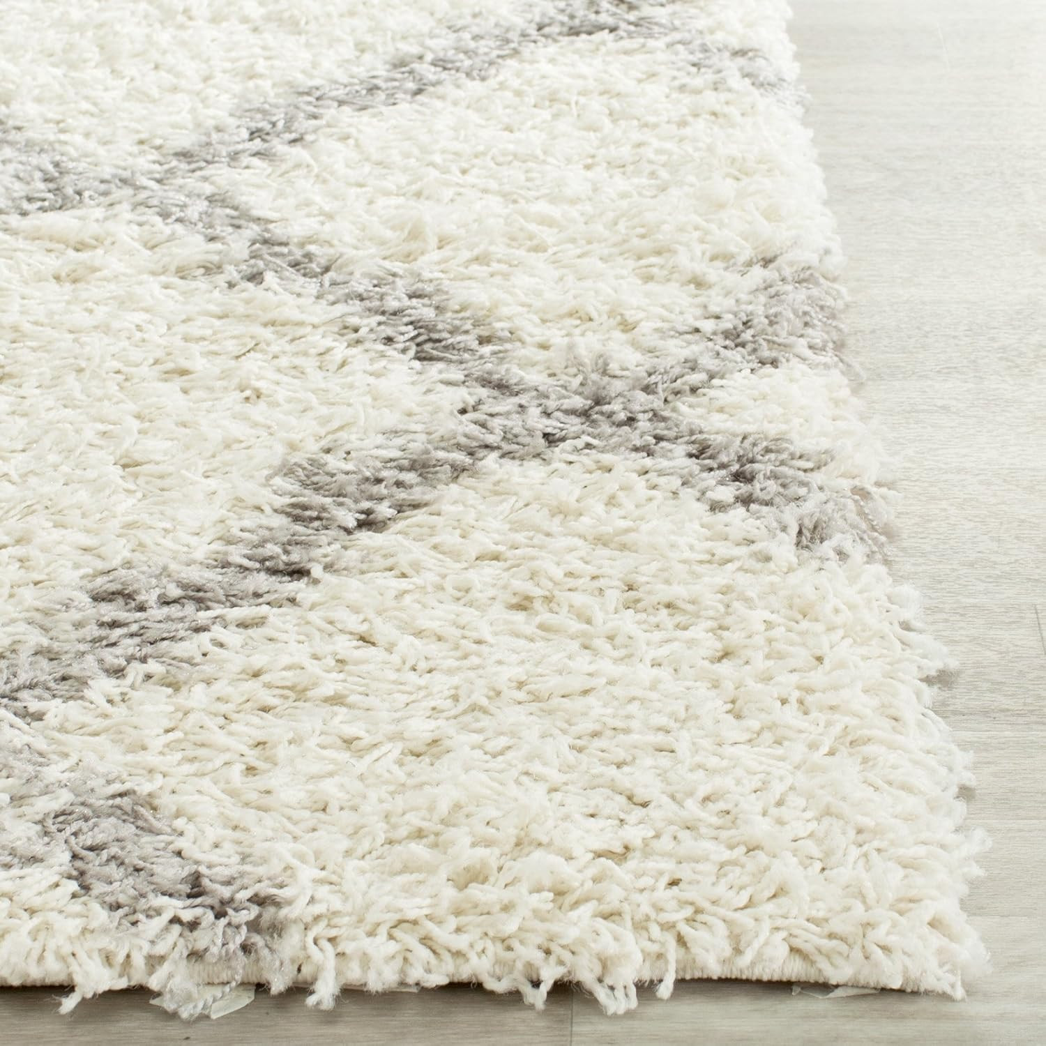Dallas Shag Area Rug 5’1″ x 7’6″ – Ivory & Grey Trellis, Non-Shedding
