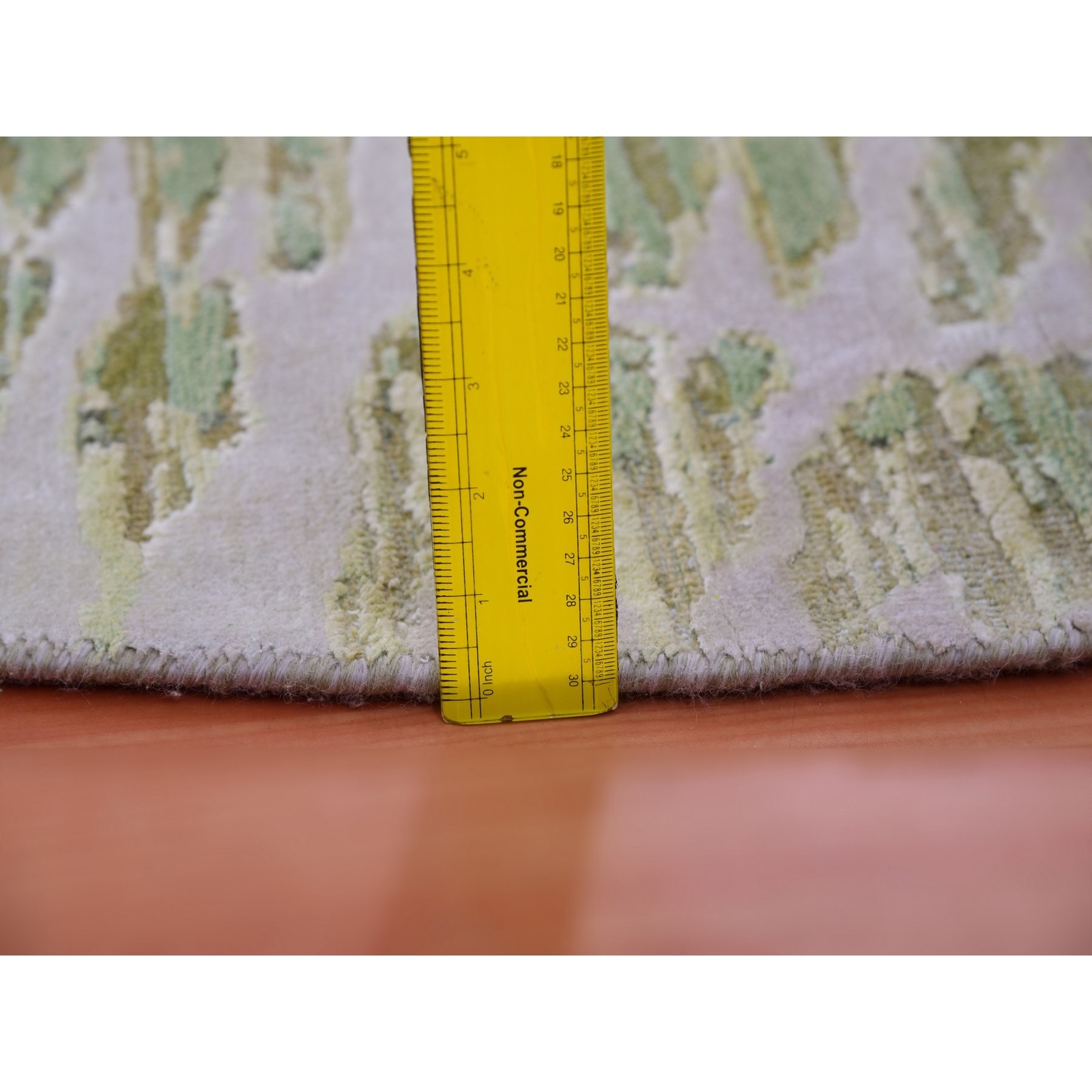 6’x6′ Lafayette Green Crocodile Safari Design Silk Hand Knotted Round Rug R75422