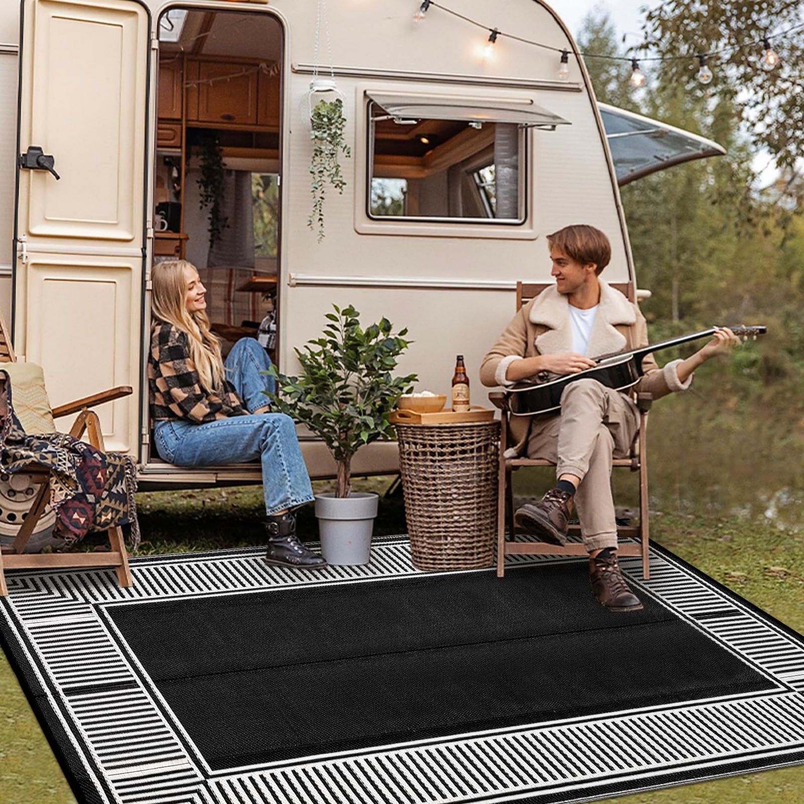 Modern Striped Bordered Design Solid Color Carpet Made As Plastic Straw Outdoor