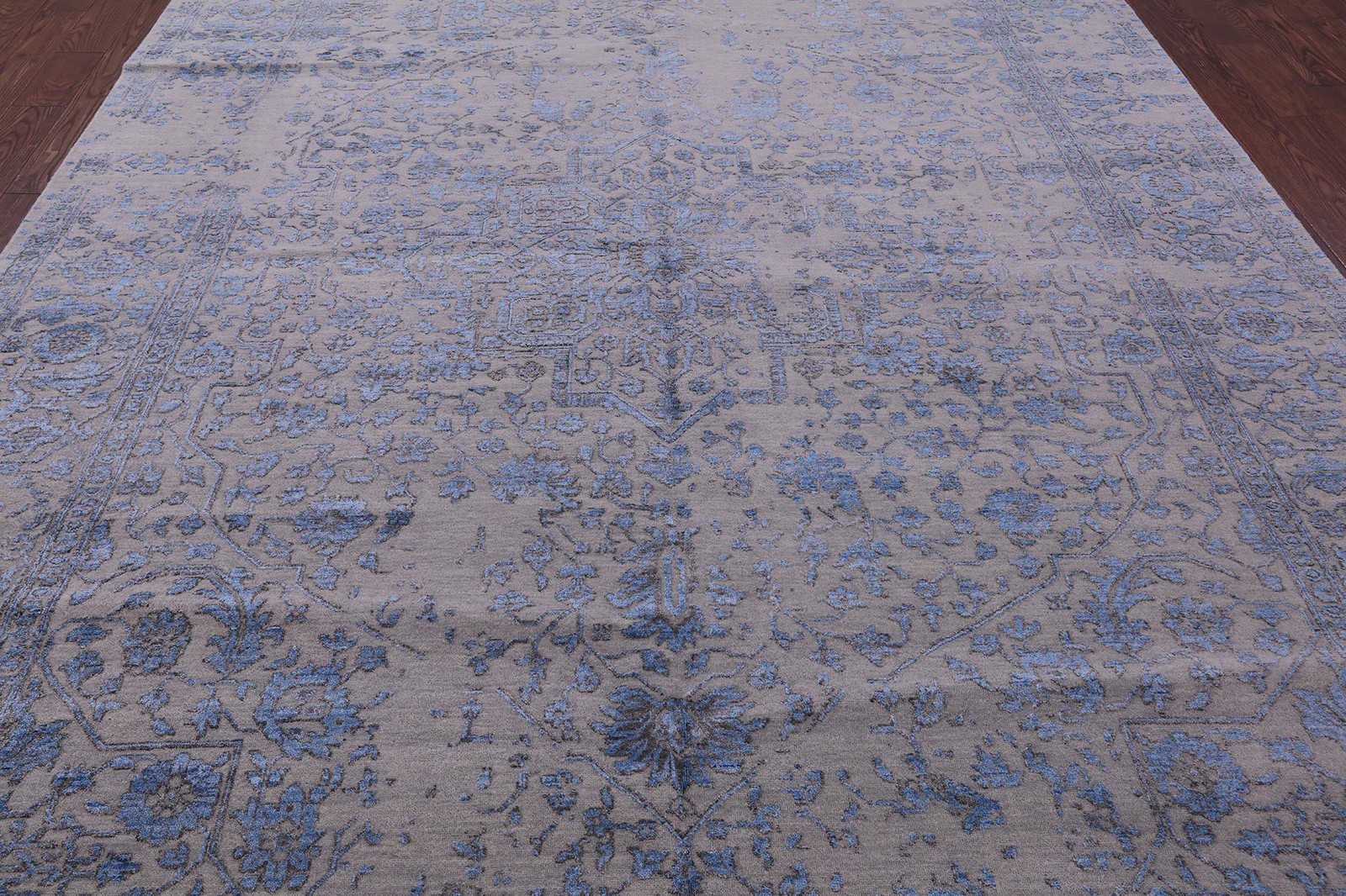8′ 10″ X 11′ 11″ Wool & Silk Heriz Serapi Hand Knotted Rug – Q19198