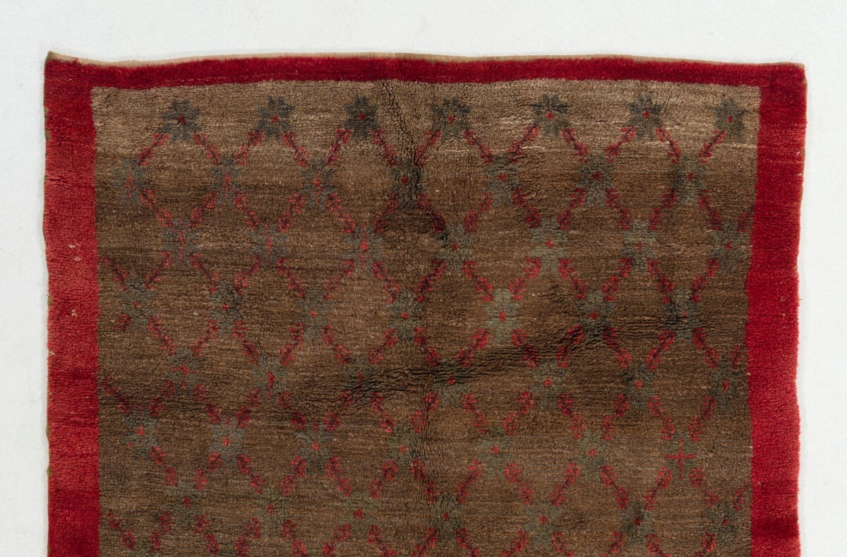 5.2×7 ft Handmade Camel & Red Wool Tulu Rug with Floral Lattice Design.