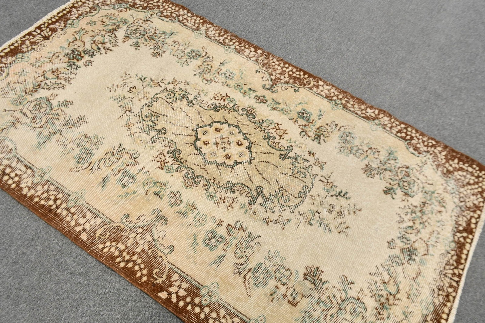 Turkish Vintage Rug 3,8×6,9 ft (117×209 cm), Brown Green Bordered Rug