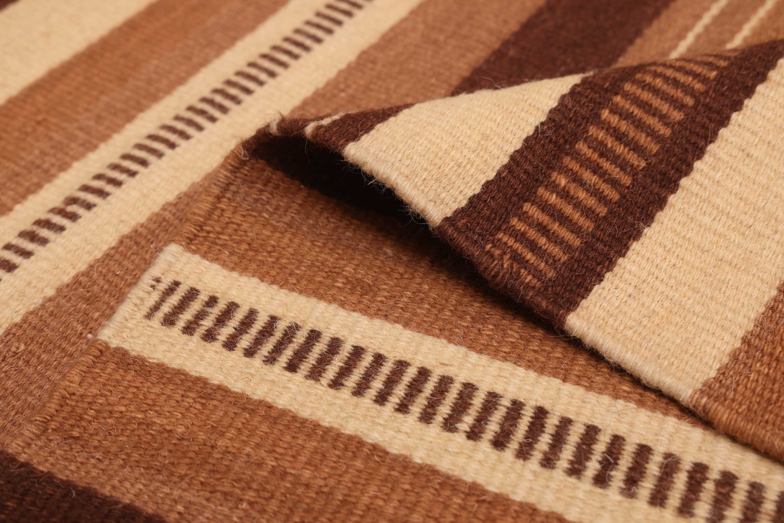 Vintage Hand Woven Area Rug 5’6″ x 7’10” Traditional Wool Oriental Carpet