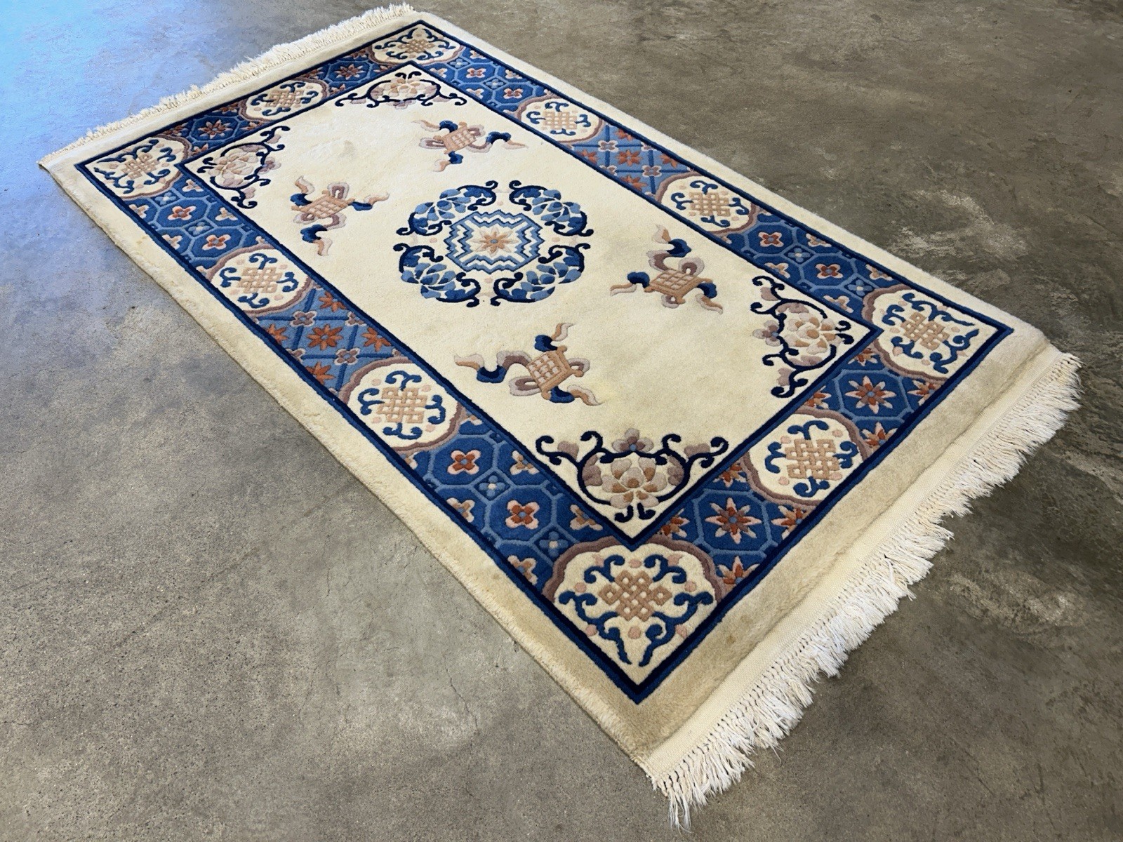 3’1”x5’2” Hand-Knotted Wool Oriental Area Rug – Medallion Carpet