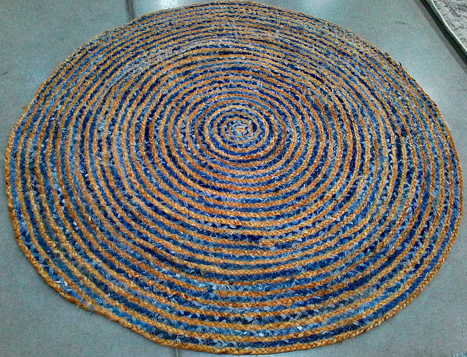 NATURAL / BLUE 5′-0″ x 5′-0″ Flaw in Rug, Reduced Price 1172803372 CAP250A-5R
