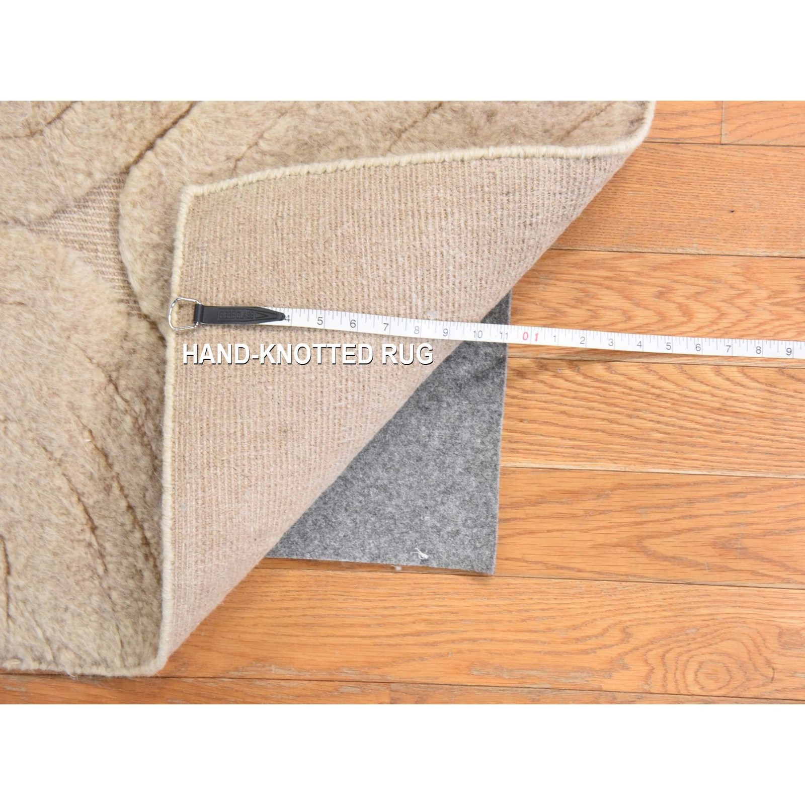 2’1″x2’10” Beige Moroccan Weave Shaggy and Soft Pile Hand Knotted Wool Mat Rug