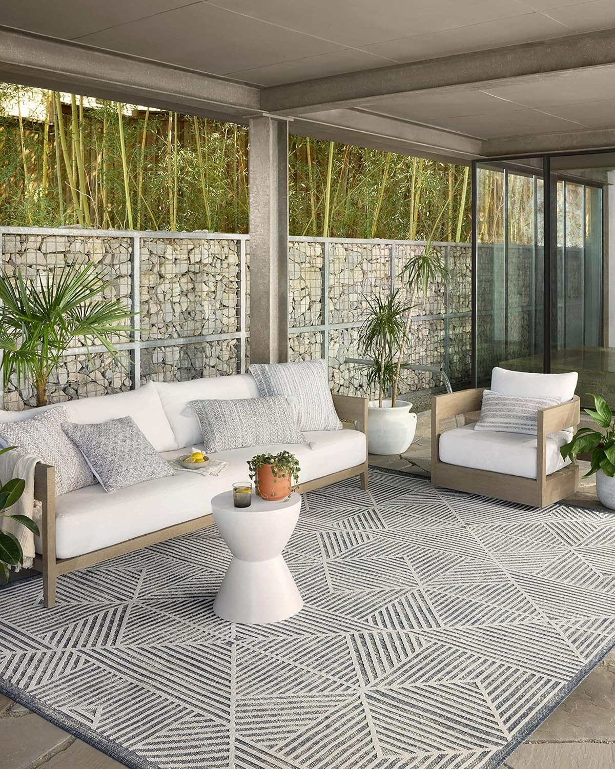Rainier RAI-03 Denim/Ivory 5’3″ x 7’7″ Chic Area Rug for Any Space