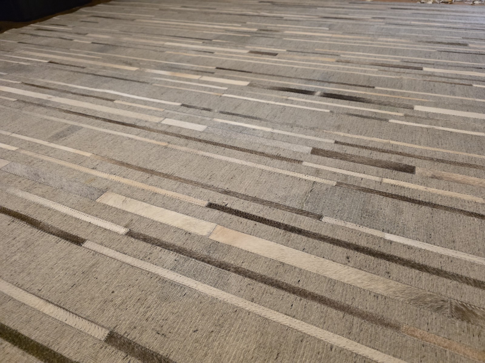 Surya Medora 8×10 handmade Indian Leather (35%) Rug (Orig. 2500)