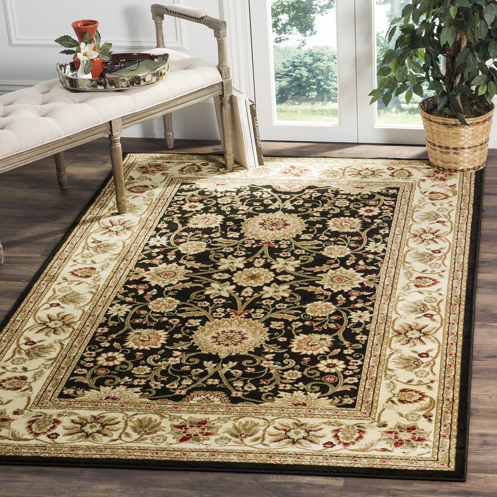SAFAVIEH Lyndhurst Collection Accent Rug 4′ x 6′, Black & Ivory, Traditional…
