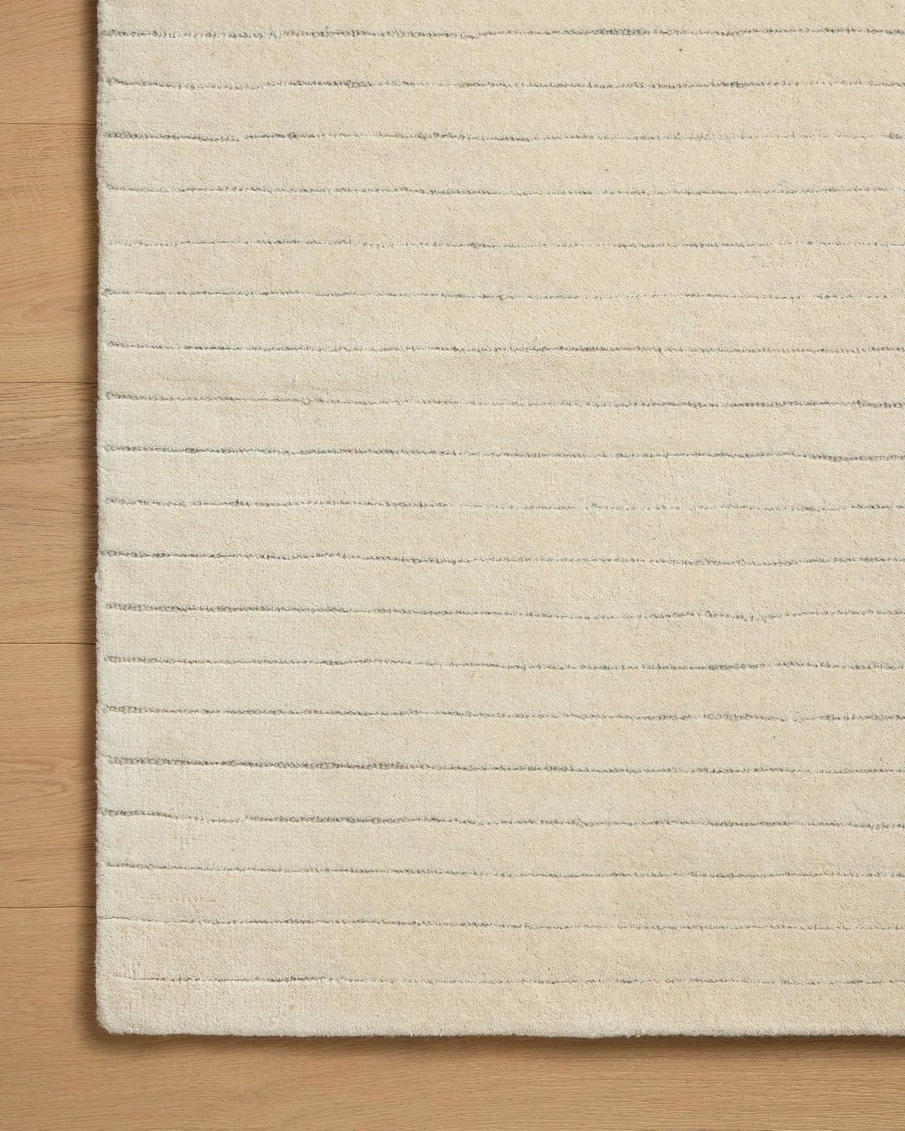 Chris Loves Julia Henry Collection HEY-01 Ivory/Dove 2′-6″ x 9′-9″, .50″ Pile…