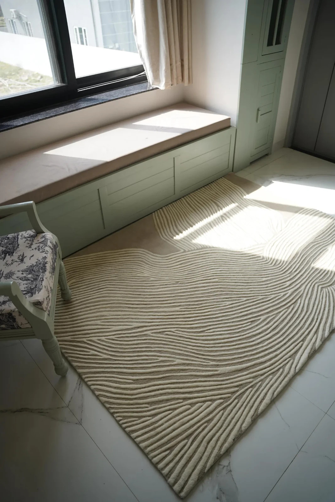 New Handmade Tufted Wool Rug | Neutral Abstract Area Rug | Modern Carpet