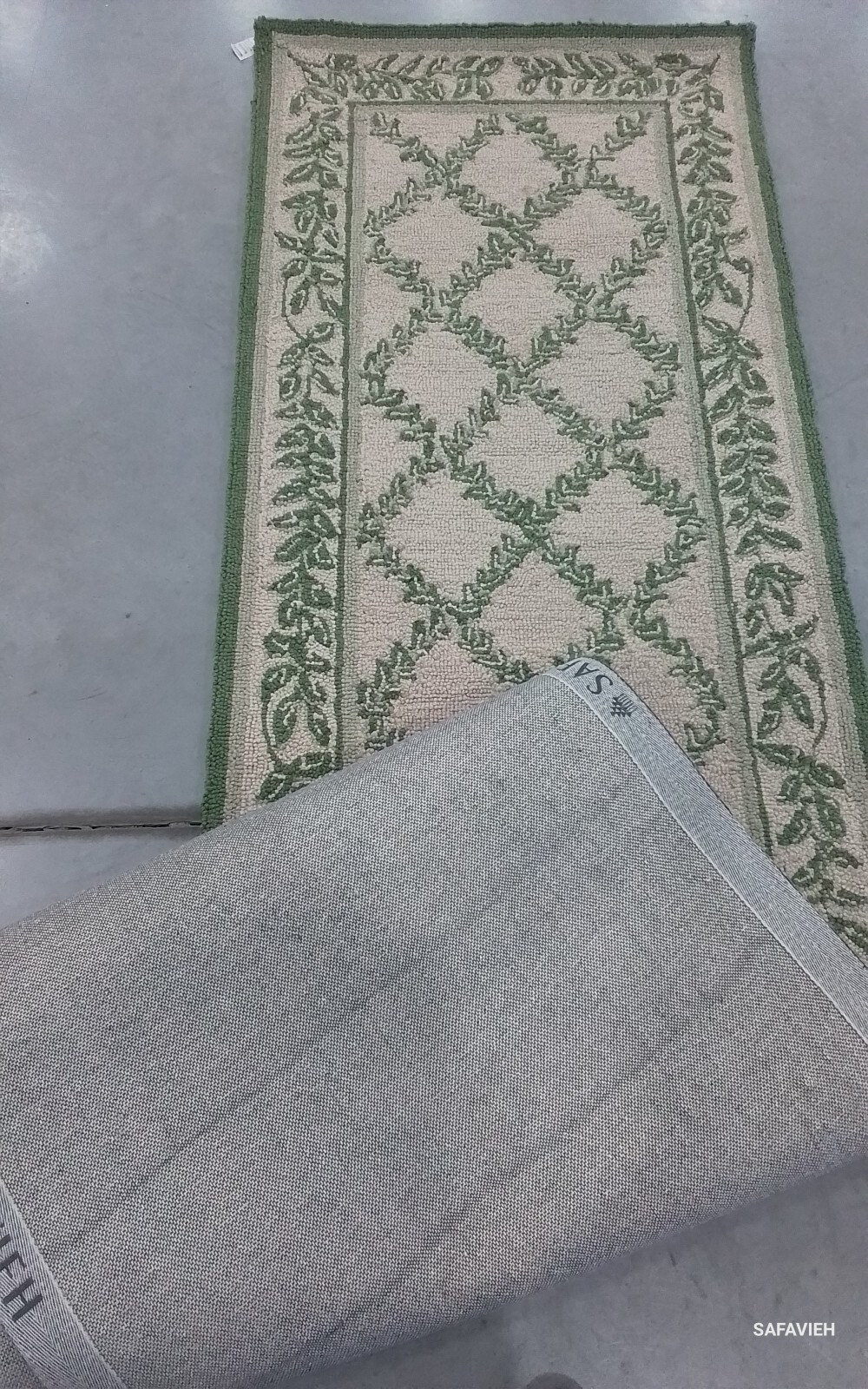 IVORY / LGREEN 2′-6″ x 12′-0″ Back Stain Rug Reduced Price 1172768812 HK230B-212