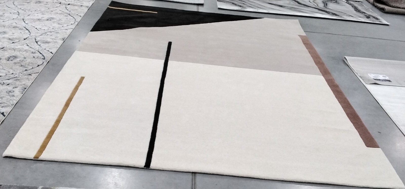 IVORY / BLACK 8′ X 10′ Hole in Rug, Reduced Price 1172749386 FTV110A-8